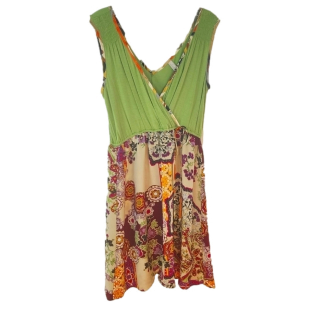 Serli Full of love green upper w/ elastic waist satin flower print bottom. NWOT